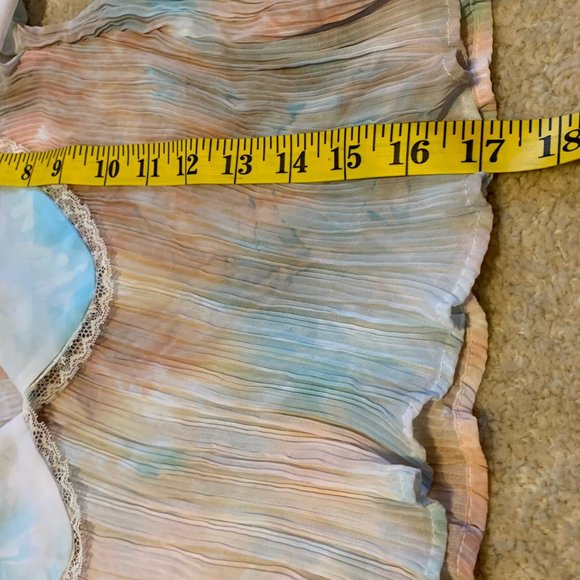 Repeat Mark Marbled Look Cropped Pleated Top - Picture 12 of 12